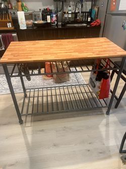 Kitchen/bar table