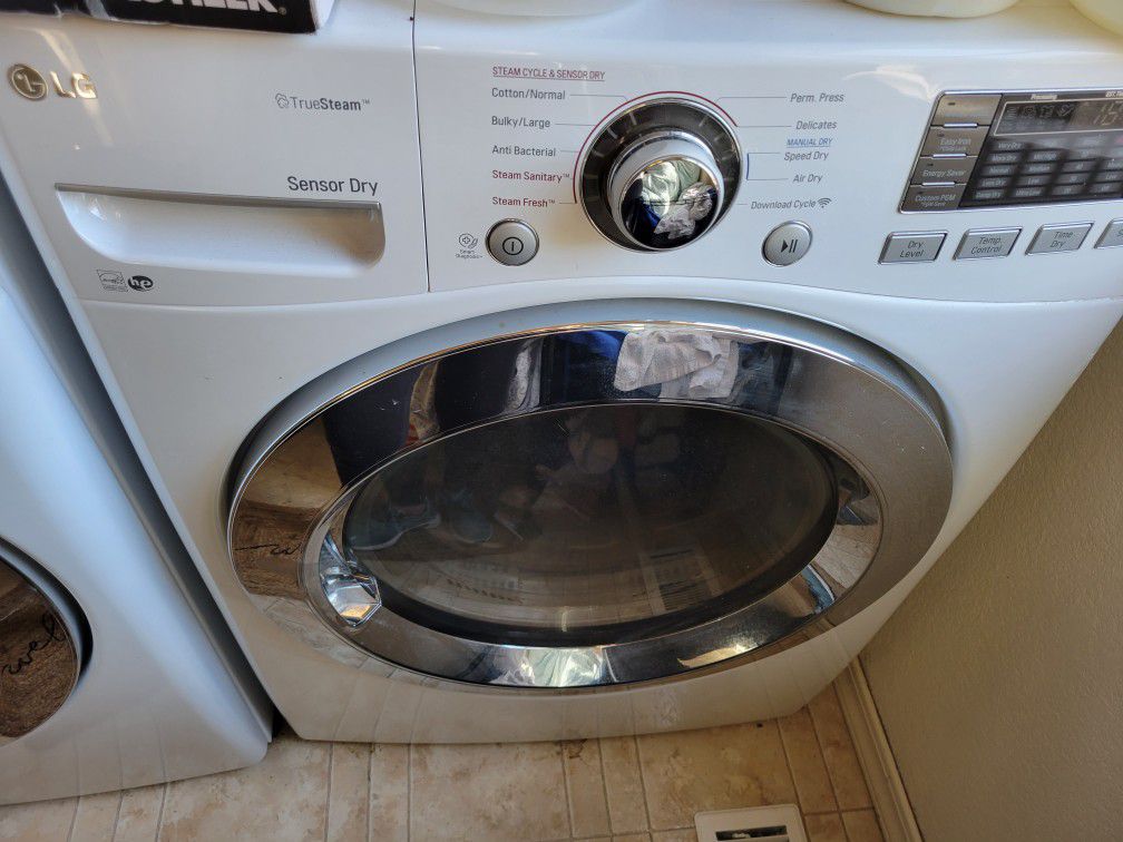 LG Washer Dryer Set, Electric. Almost New