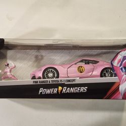 JADA 1:32 SCALE METAL DIECAST.  POWER RANGERS.  PINK RANGER.  TOYOTA FT-1 CONCEPT WITH PINK RANGER METAL DIECAST FIGURE. 