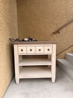 2 bedside tables