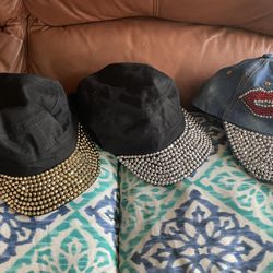 WOMEN CAPS