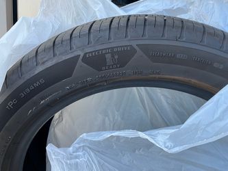 Goodyear Eagle Sport A/S (3) 285/45/R21 Tires