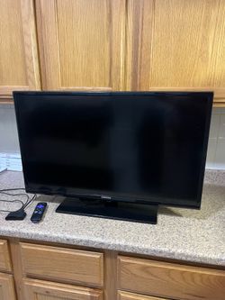 Samsung 32 inch LED Tv With Roku Attachment