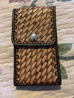 Men’s Brown Leather Belt Cell Phone Holder