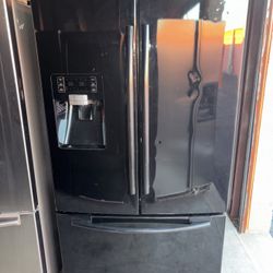 Black Samsung Refrigerator And Freezer