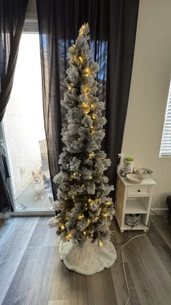 7ft Frosted Xmas Tree
