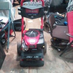 Troy-bilt ,, Pressure Washer 2700psi Max