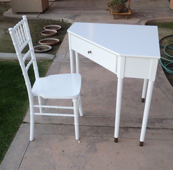 White Corner Desk and Chair