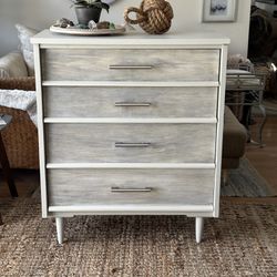 MID CENTURY MODERN 4 Drawer DRESSER- DELIVERY AVAILABLE! 