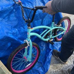 Hello Kitty Kids Bike