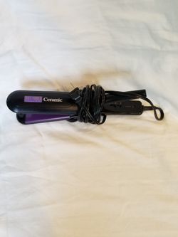 Hot Tools Ceramic Flat Iron/Hair Straightener 