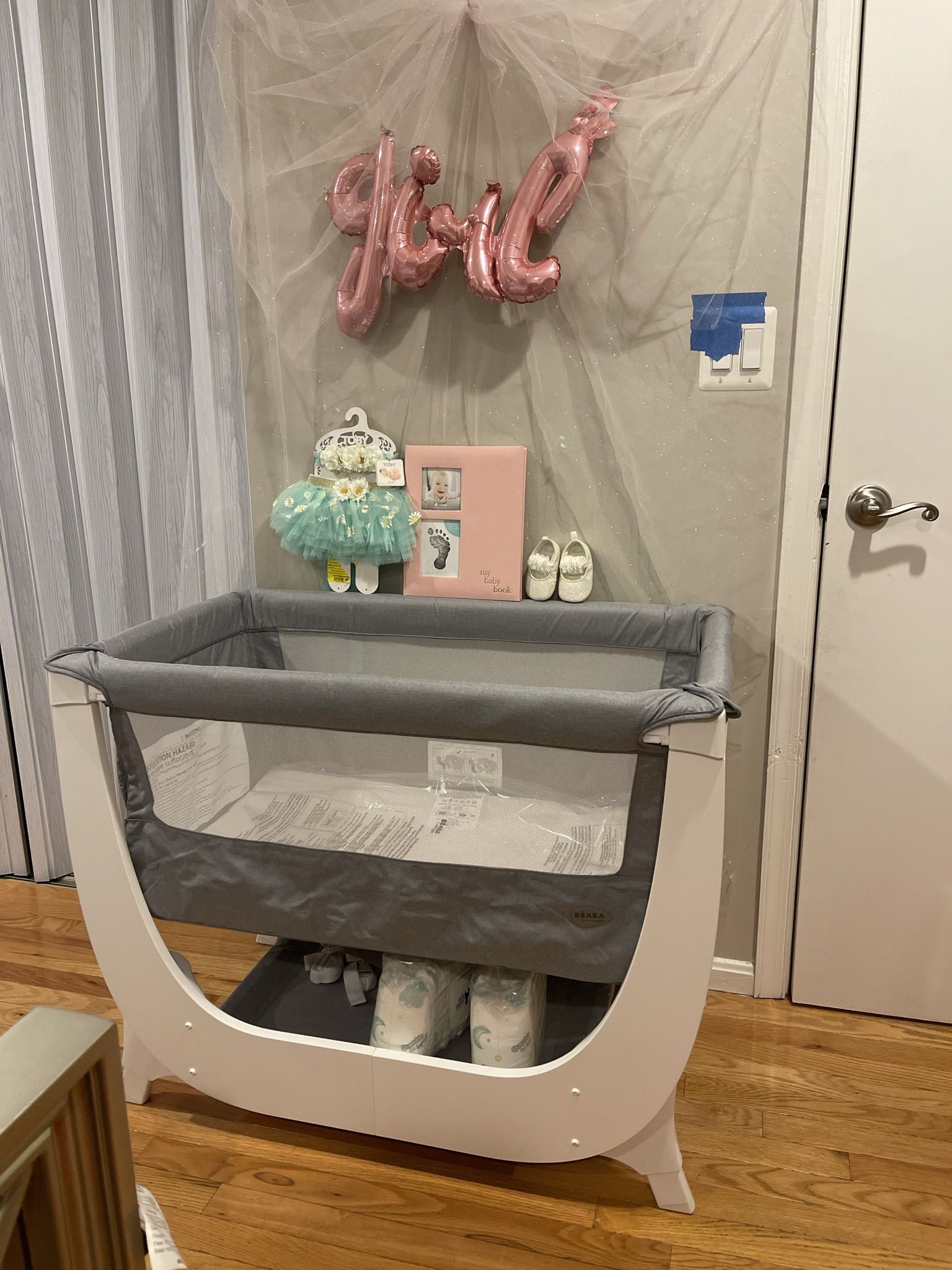 Beaba By Snuggle Convertible Air Bedside Bassinet I’m Dove Gray