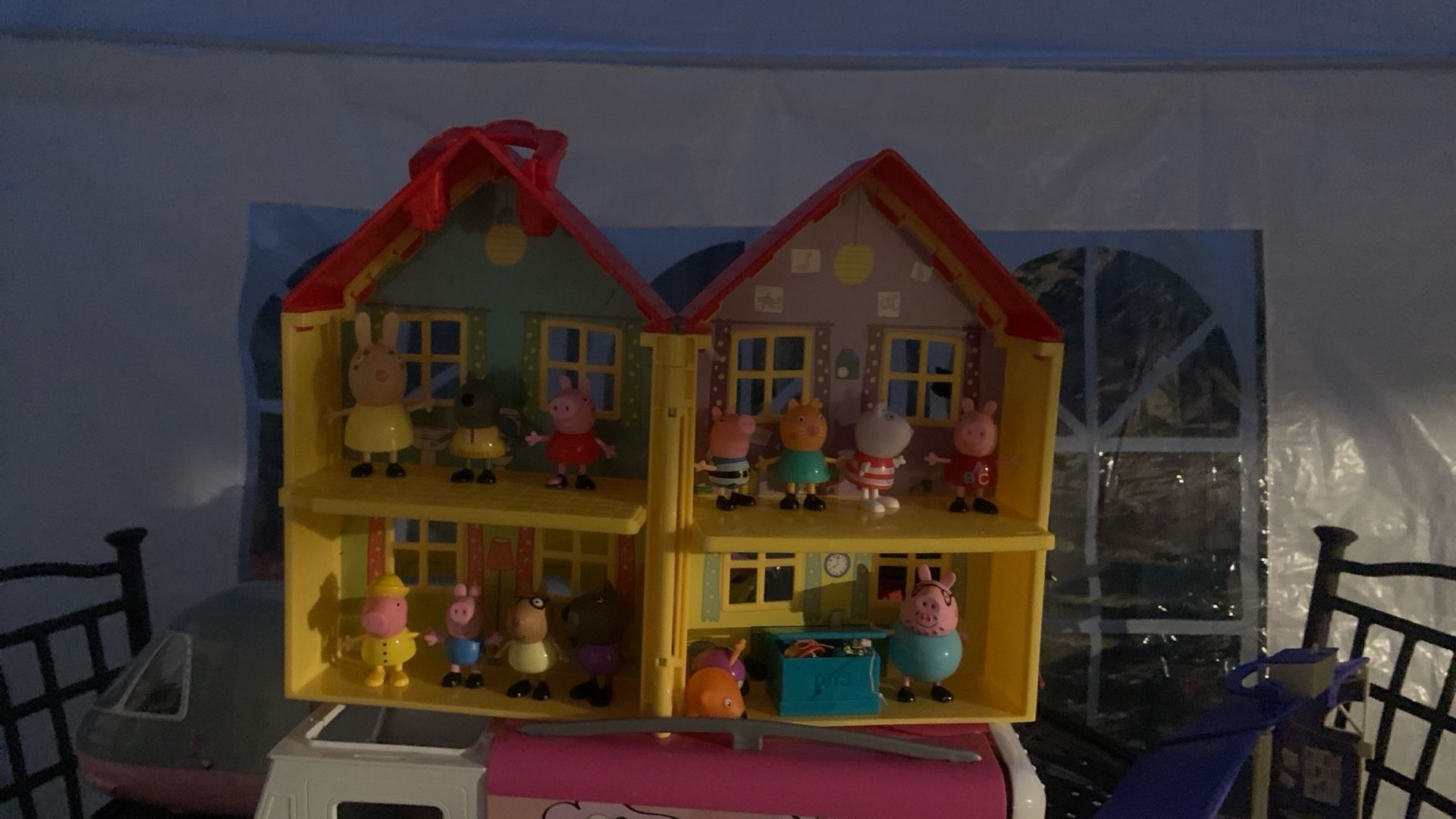 Pepa Pig Deluxe Horse And School Class Room