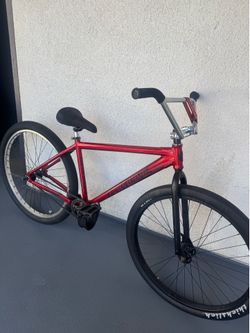 Throne 29er Red  Coraline