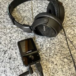 PHILIPS GoGear VIBE 4GB Mini-Player & Sony Headphones