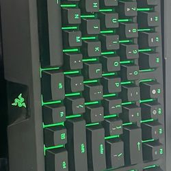 Razer BlackWidow V3 Mechanical Gaming Keyboard: Green Mechanical Switches - Tactile & Clicky - Chroma RGB Lighting - Compact Form Factor - Programmabl