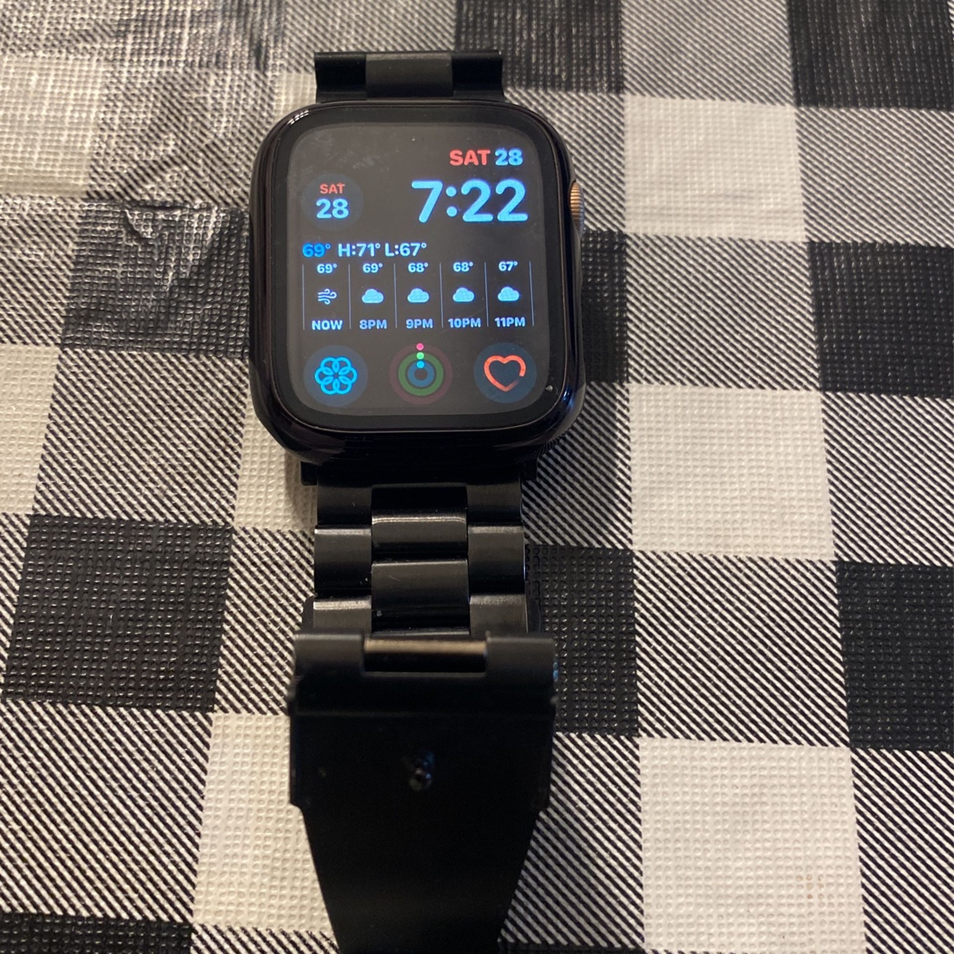 Apple Watch Series 4 GPS And Cellular 