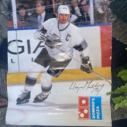  This rare poster features former Los Angeles Kings player, Wayne Gretzky, and was sponsored by Domino's Pizza for a 1994 game. The poster is preowned