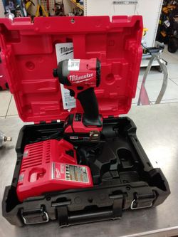 Milwaukee M18 FUEL Impact Driver Kit  2953-20