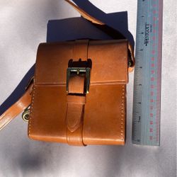 Joan & David leather bag