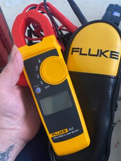 Fluke 323 true rms clamp meter