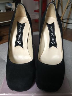 Women’s  Black Suede Block Hell Pump Size 5.5