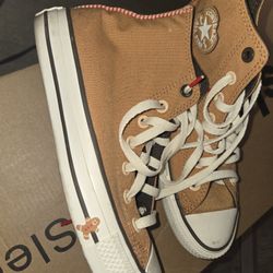 Holiday Converse 