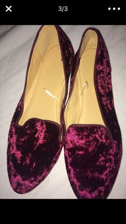 Red velvet female flats size 7.5