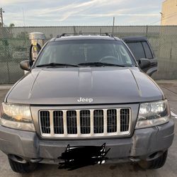 2004 jeep grand Cherokee Laredo 4x4
