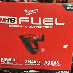 Milwaukee M18 FUEL 3-1/2 in. 18-Volt 30-Degree Lithium-Ion Brushless Cordless Framing Nailer (Tool-Only)