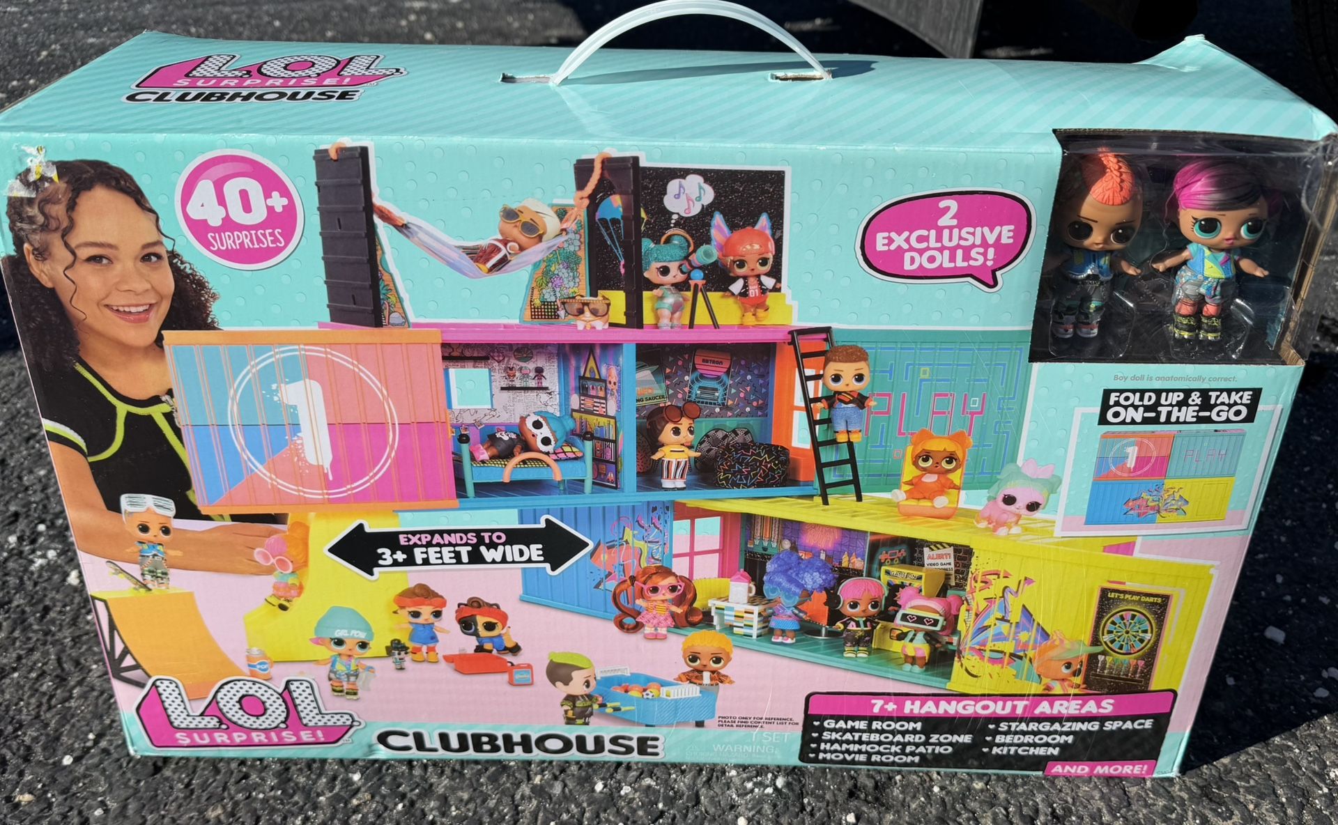 NEW - LOL Surprise Clubhouse Playset with 40+ Surprises and 2 Exclusives Dolls
