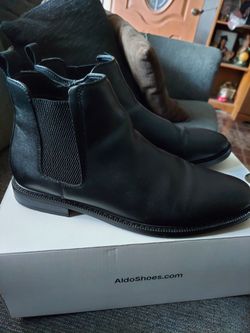 Aldo chelsea leather boots (men' size 11, color : black)