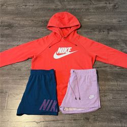 Nike Women’s Hoodie & Shorts 