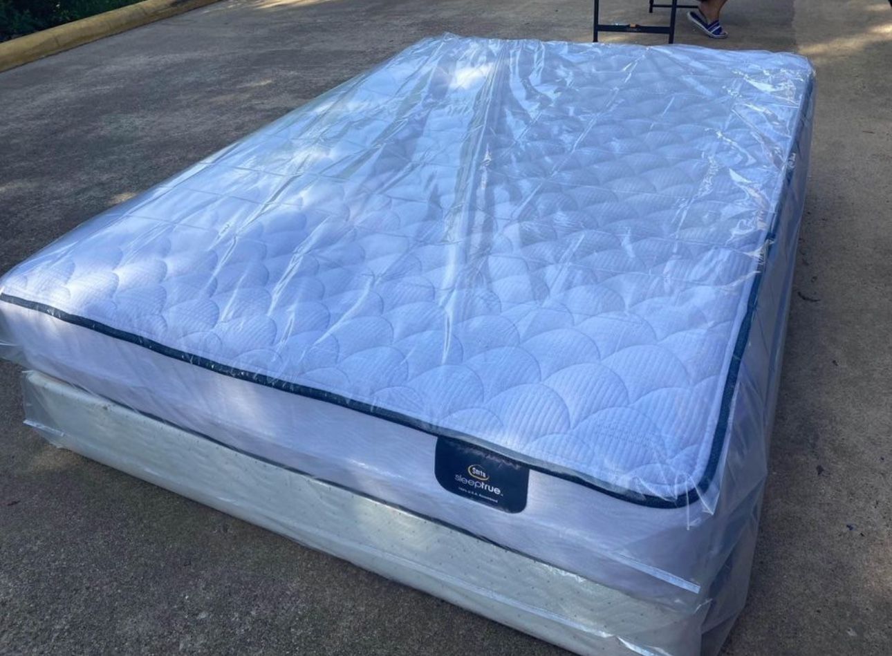 Queen Size Mattress And Box Spring 