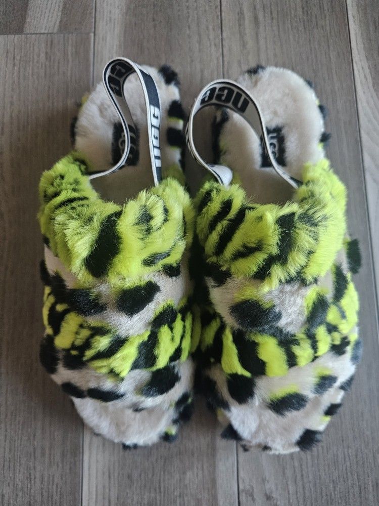 UGG NEW! fluff yeah slides furry wool uggs sandals slippers with elastic heel straps size 9 UNWORN