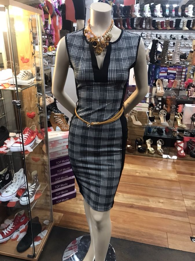 Hermosa ropa lista para ti.. Mercado de los cielos {contact info removed}