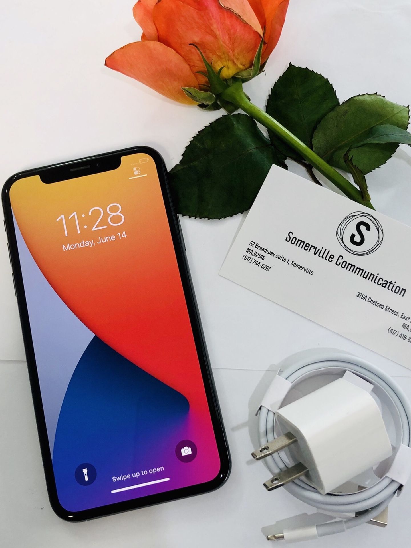 Factory unlocked iPhone x 64 gb, excellent conditions store warranty