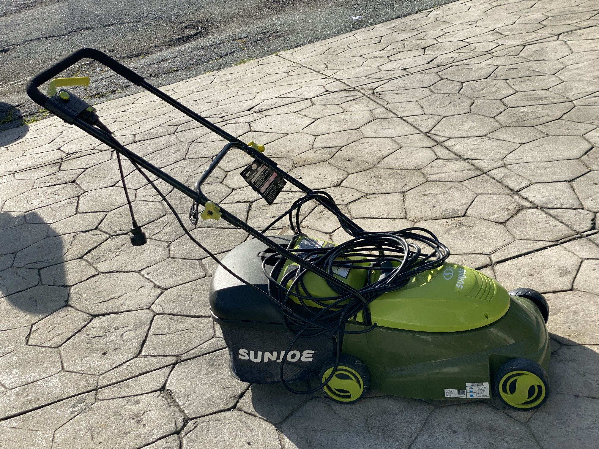 Sun Joe 14 in. 12 Amp Electric Lawn Mower With Extension Cable