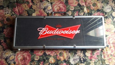 Budweiser Texas Hold'em 500 chip POKER Set Aluminum metal case VERY NICE!