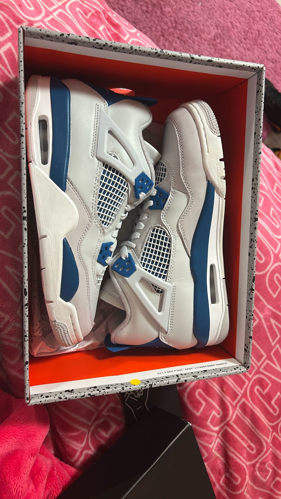 Jordan 4 “ military blue” New