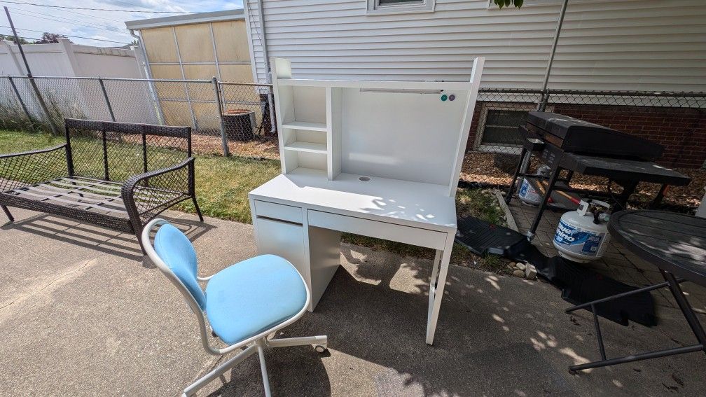 IKEA White Desk Hutch Chair Mat