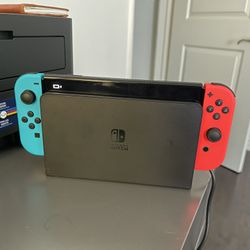 Nintendo Switch OLED Bundle – Like New – Zelda + Mario Kart – Complete in Box – $320 OBO