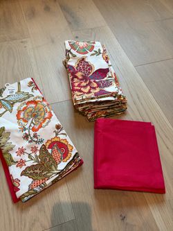 World market fabric napkins and hand towels new