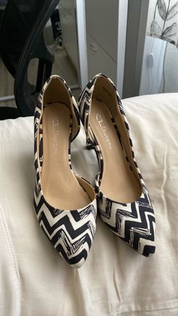 CL by Laundry Chevron Print Pointed-Toe Heels Size 8