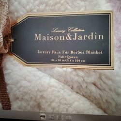 NEW Maison & Jardin Luxury Faux Fur Berber Blanket