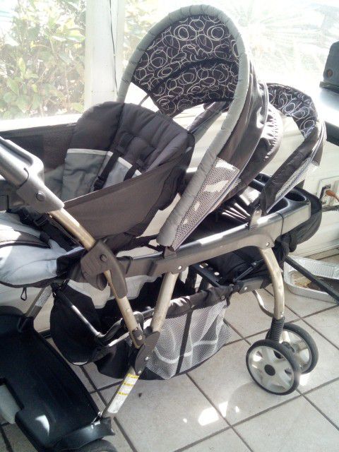 Double Stroller Very Sturdy And Like New For Your Twins Like New Condition.