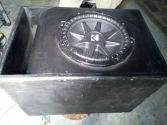12 inch rockford fosgate cvr and solid wood box and 800 watt fosgate ampbridgeable