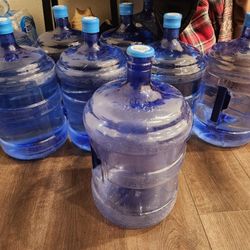 5G water jug
Eldorado water jugs
empty
clean
$5/pc
9 pcs available
all for $40