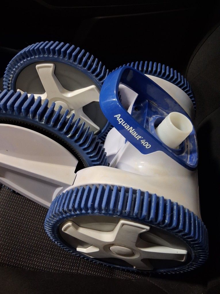 Aquanot 400 Pool Vacuum