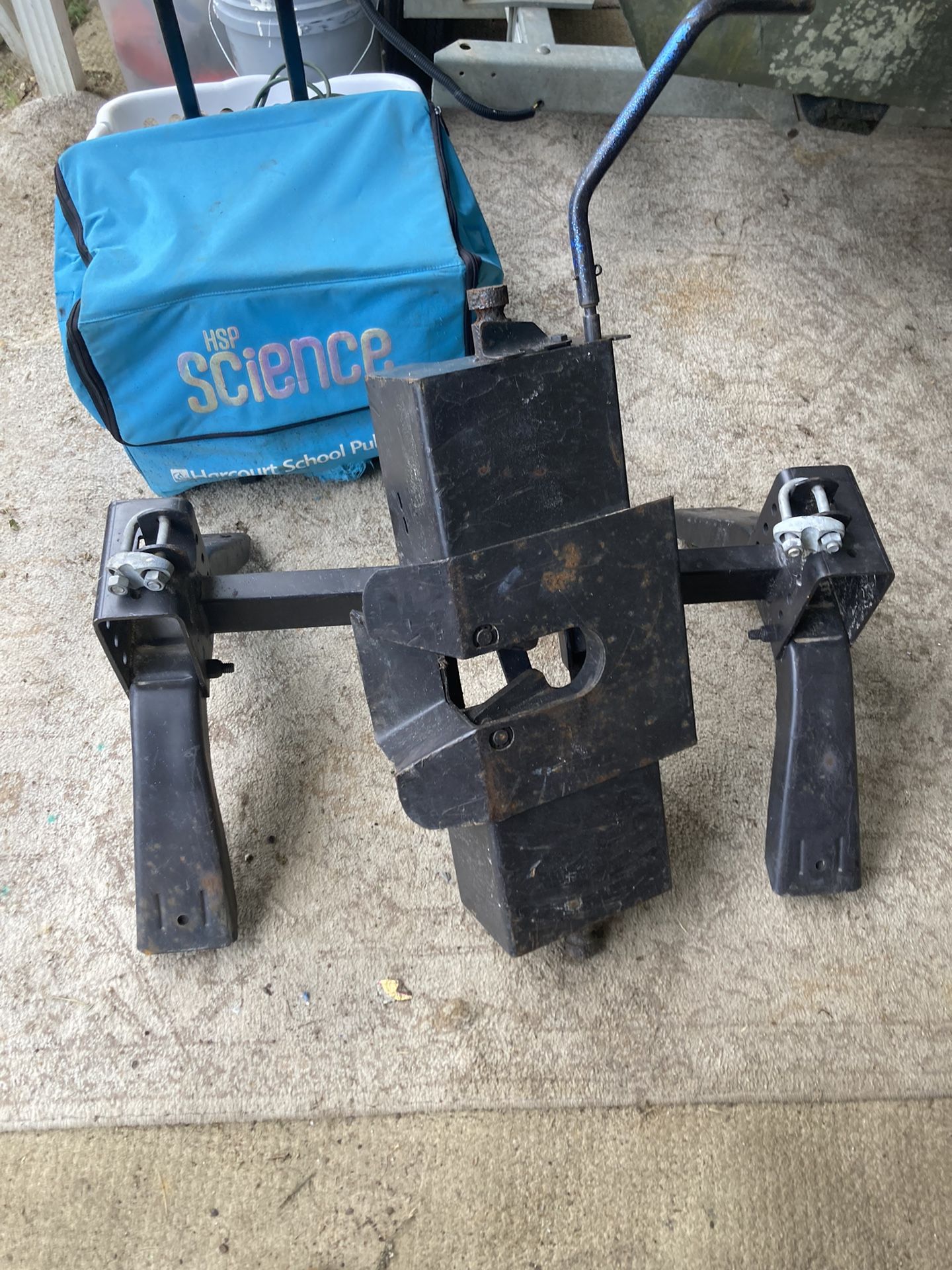 Fifth Wheel Hitch